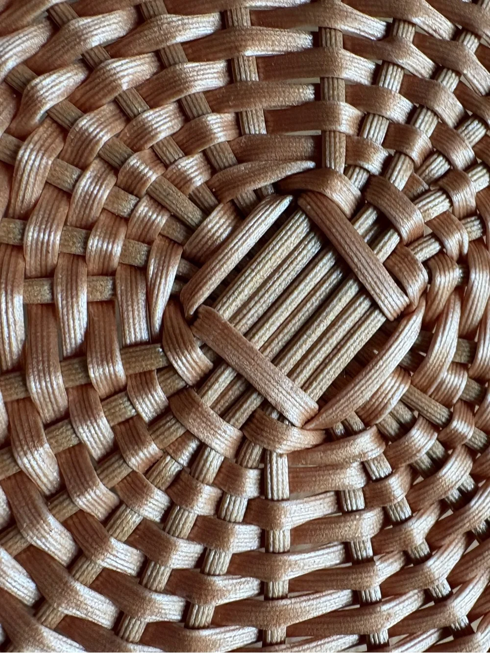 Woven Round Rattan Serving Basket - Natural Brown~15” diameter
